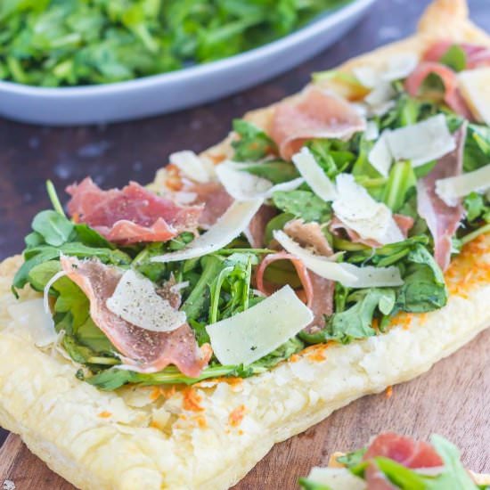 Arugula and Prosciutto Pizza