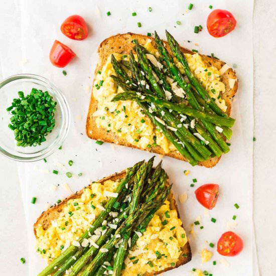 Scrambled Egg Toast with Asparagus