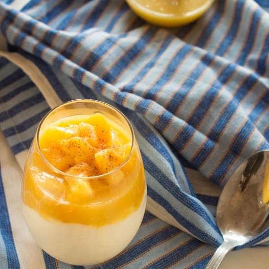 Fruity yogurt cups