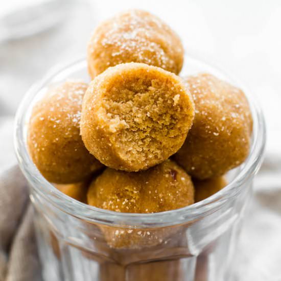 2 Ingredient No-Bake Cake Bites