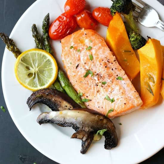 Sheet Pan Salmon & Veggies