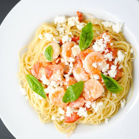 Pasta with shrimp and feta