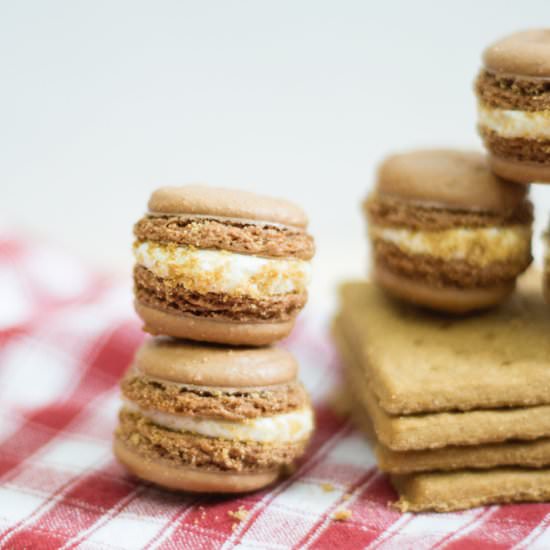 S’mores french macarons
