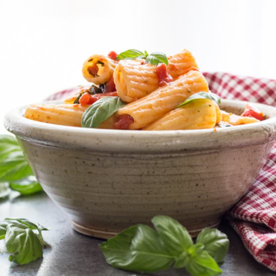 Lots of Fresh Basil Tomato Sauce