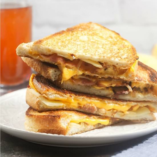 Grilled Cheese with Apple and Bacon
