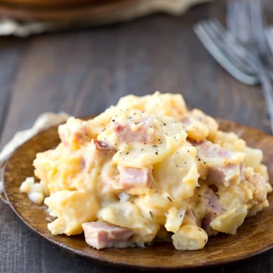Slow Cooker Scalloped Potatoes with Ham