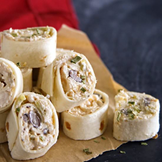 Creamy Chicken Verde Pinwheels