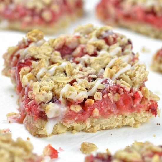 Skinny Strawberry Oatmeal Bars