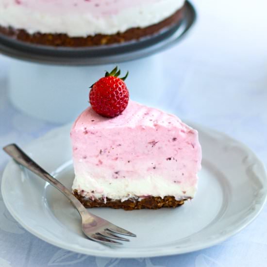 No Bake Strawberry Ombre Cheesecake