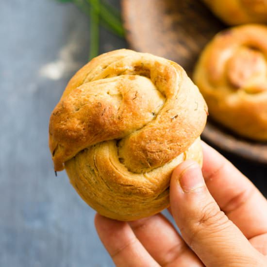 Dill & Caramelized Onion Bread Roll