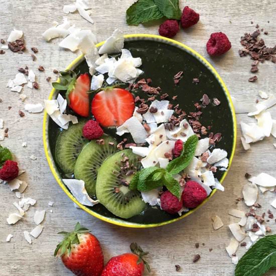 Spirulina Smoothie Bowl