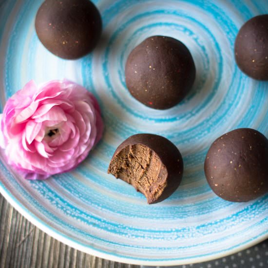 No-Bake Dark Chocolate Energy Bites