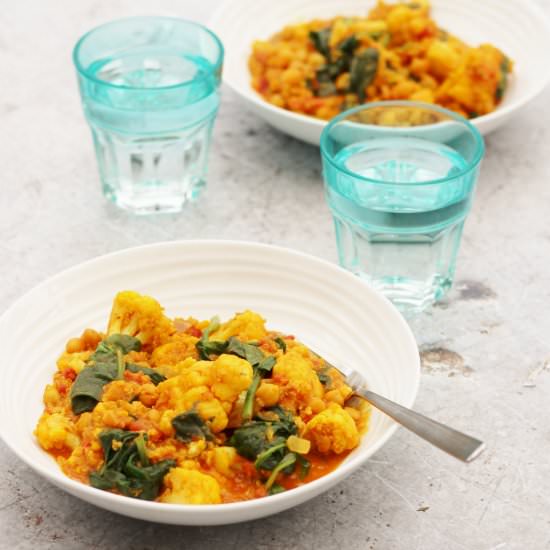 Spinach, Cauliflower & Quinoa Curry