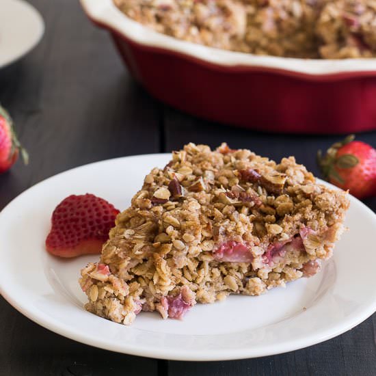 Strawberry Streusel Baked Oatmeal