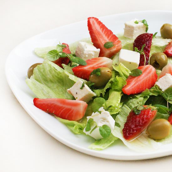 Salad with Strawberries