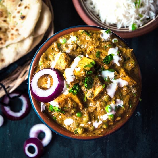 Restaurant Style Matar Paneer Curry