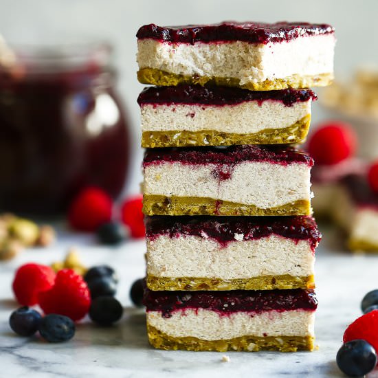 Paleo Vegan Berry Cheesecake Bars
