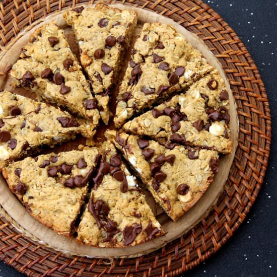Giant Chocolate Chip Cookie