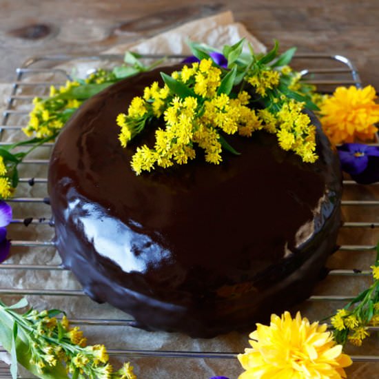 Lemon Chocolate Easter Cake