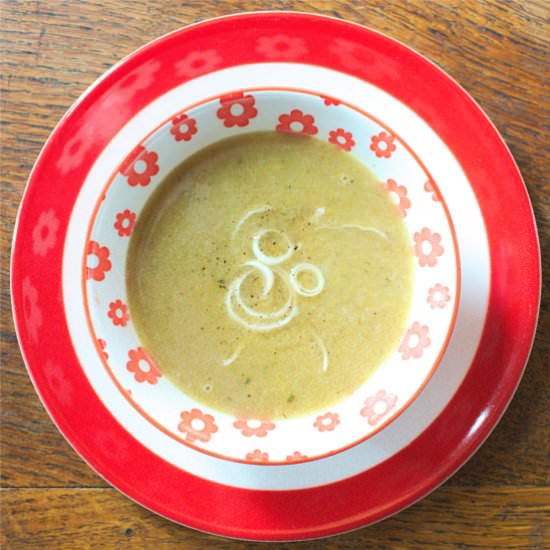Bell pepper and leek soup