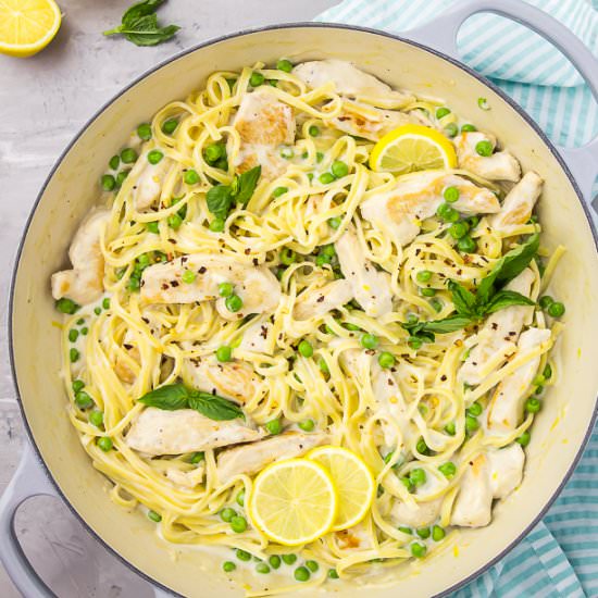 One Pot Creamy Lemon Chicken Pasta