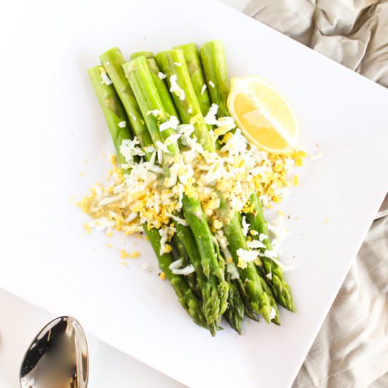 Asparagus with Dijon Dill Sauce