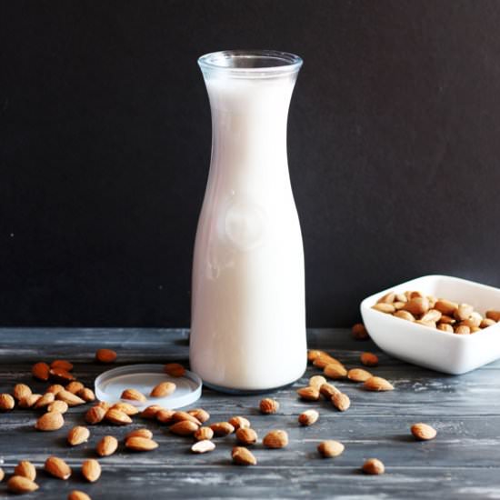 Homemade Raw Almond Milk