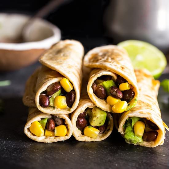 Hummus Rolls with Beans Avocado