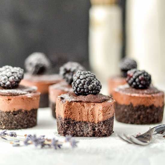 No-Bake Vegan Chocolate Cheesecakes