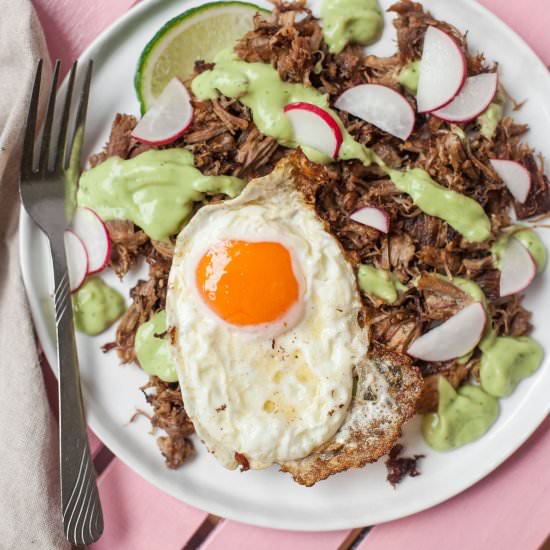Carnitas con huevo
