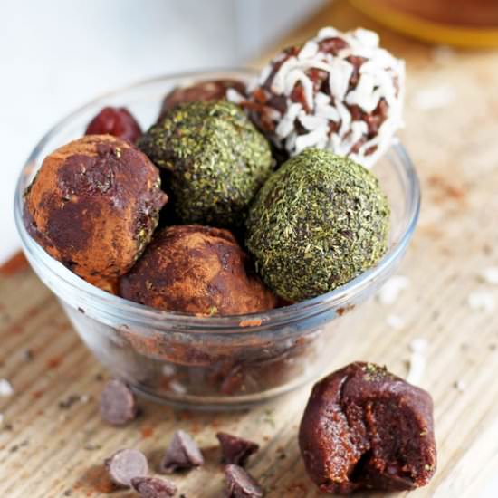 Healthy Chocolate Energy Balls