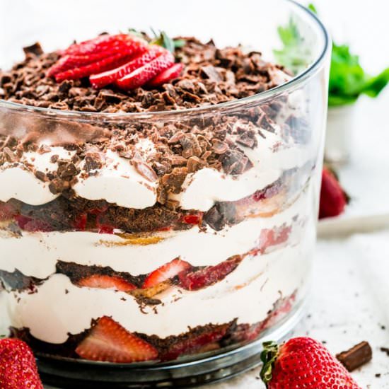 Strawberry Tiramisu Trifle