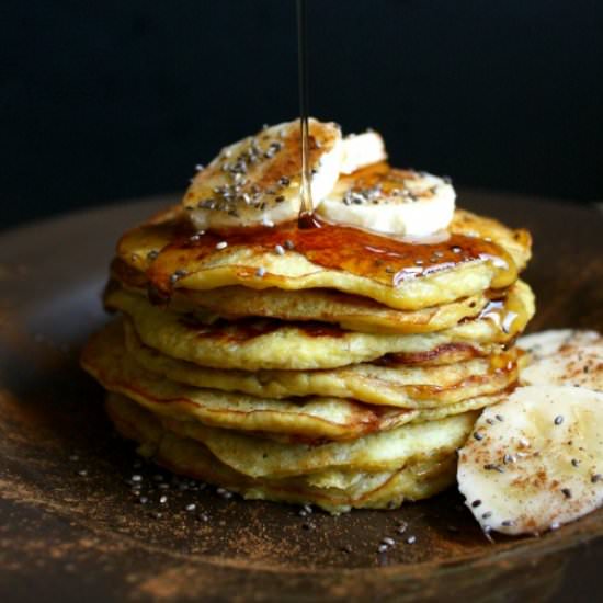 Healthy 3 ingredient banana pancake