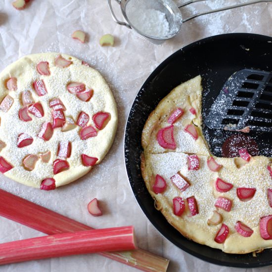 Pancakes with rhubarb