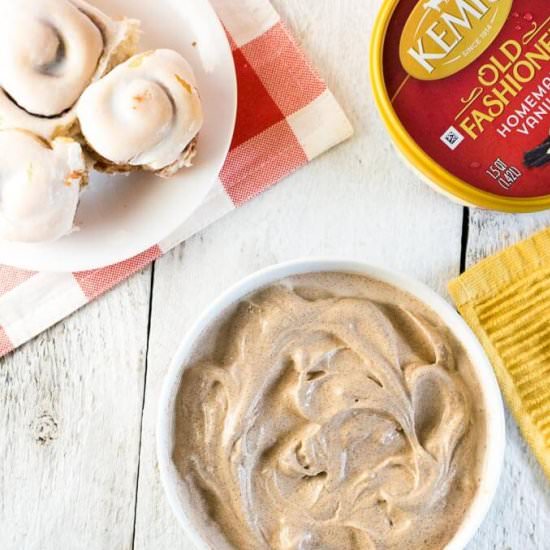 Easy Cinnamon Roll Ice Cream
