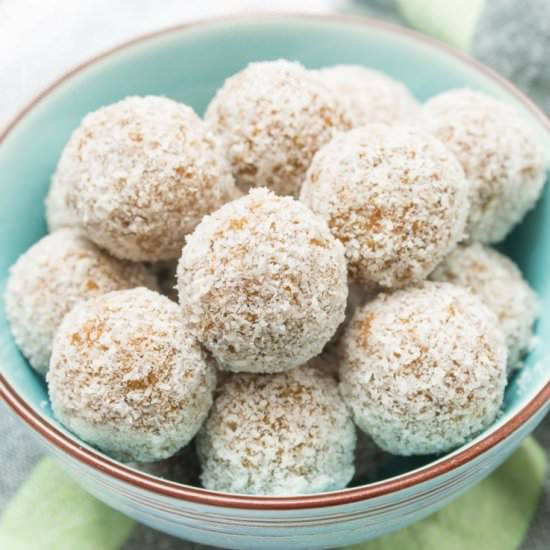 Carrot Cake Energy Balls