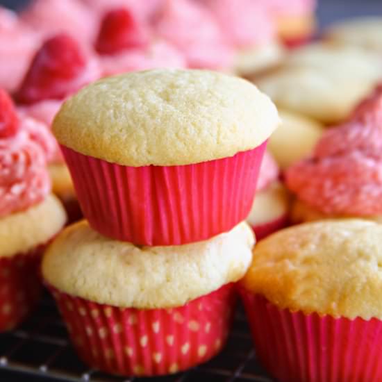 Best Bakery-Style Vanilla Cupcakes