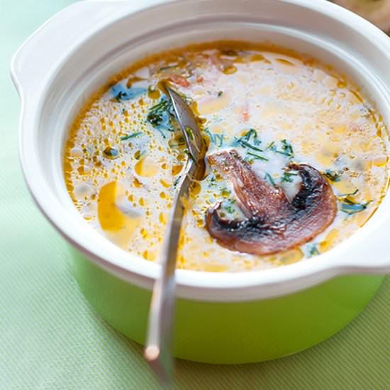 Cheesy Chicken Soup with Mushrooms!