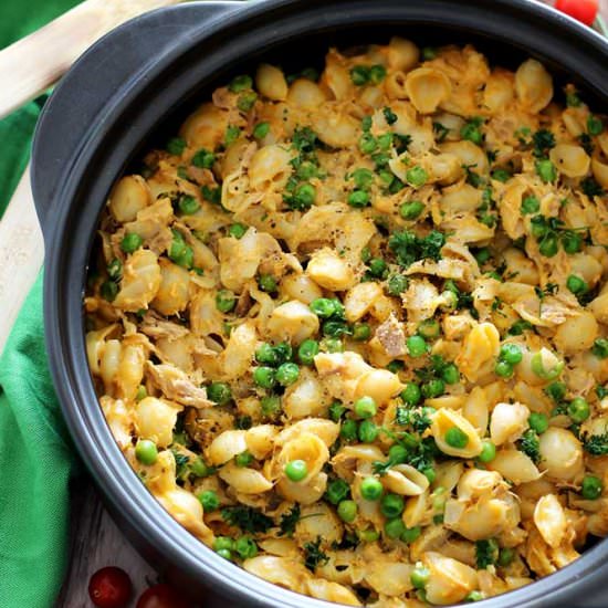 Cheesy Macaroni Tuna Casserole