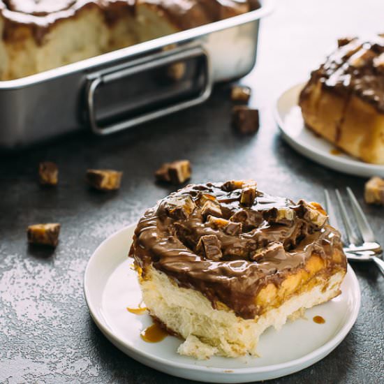 45 Minute Snickers Rolls