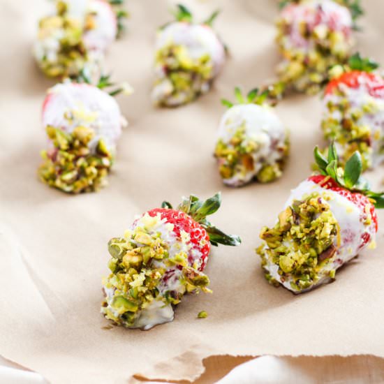 Pistachio Yogurt Strawberries