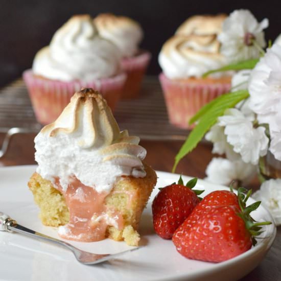 Rhubarb & Strawberry Meringue Cupca