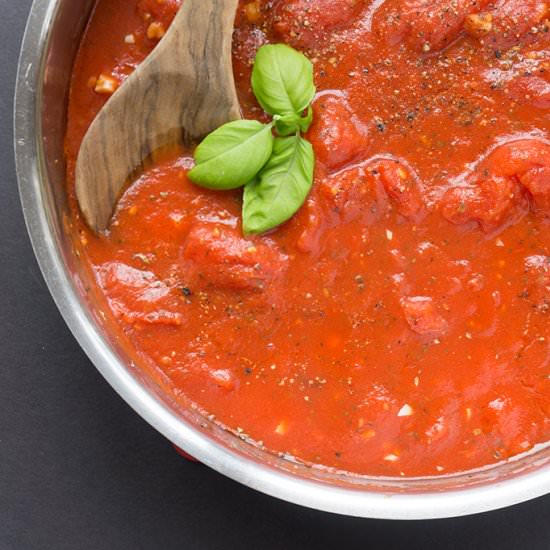 Simple Homemade Tomato Sauce