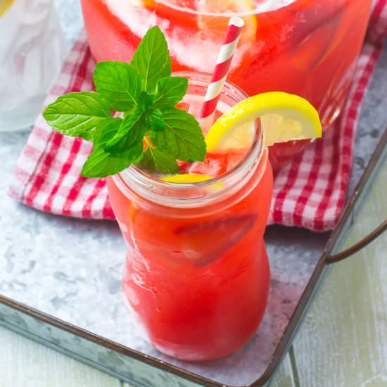 Fresh Strawberry Lemonade