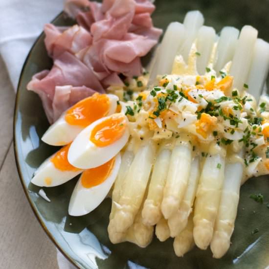 Asparagus with Hollandaise Sauce
