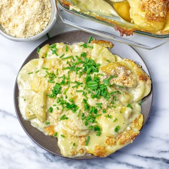 Garlic Butter Scalloped Potatoes