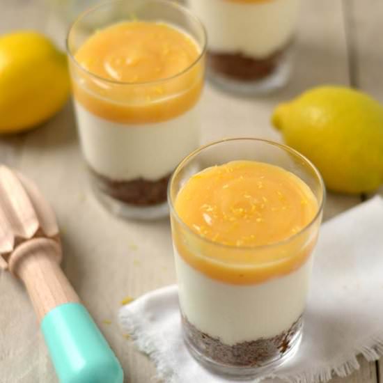 Lemon cheesecake in a jar