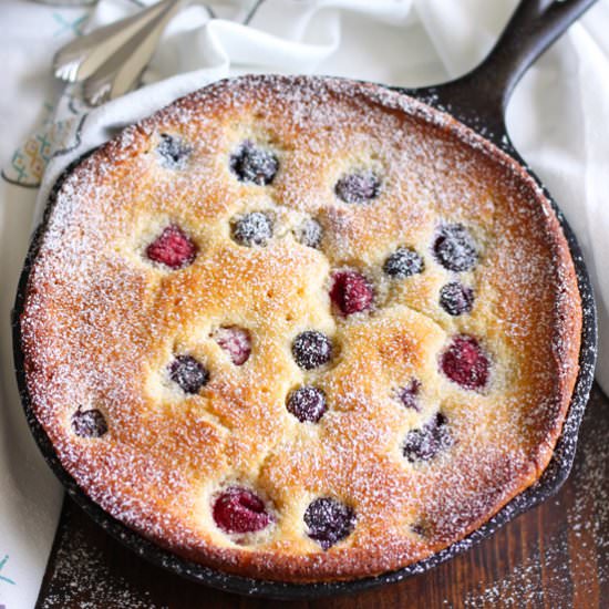 Mascarpone Mixed Berry Cake