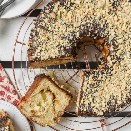 Brioche with hazelnuts, cinnamon