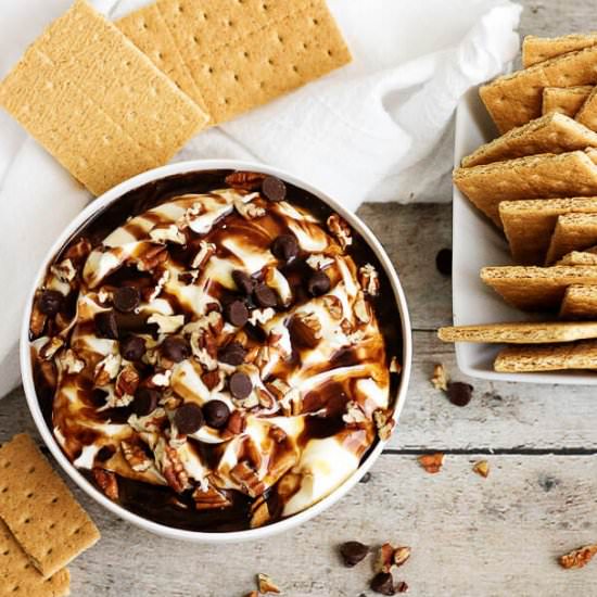 Turtle Cheesecake Dip